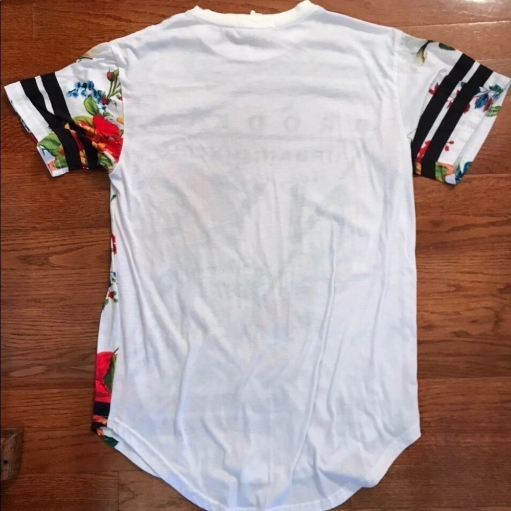 BROOKLYN NYC FLORAL SIGN FONT SHIRT STREETWEAR SMALL - Picture 3 of 4